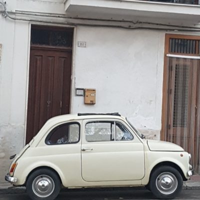 Cinquecento in den Strassen von Ciminna